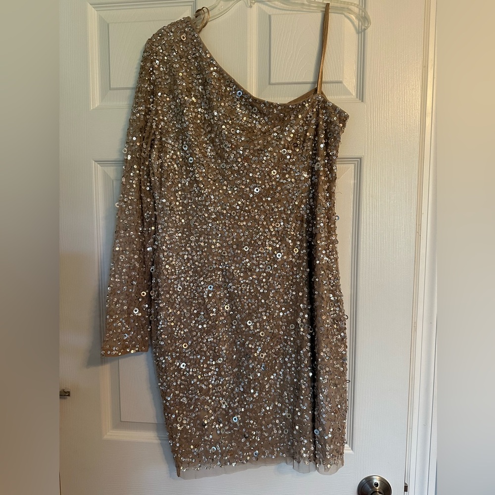 Adrianna Papell, Gold Sequin dress